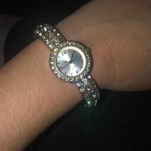 Bracelet watch - needs batteries